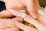 Nowy trend w świecie biżuterii - diamenty z ludzkim DNA
